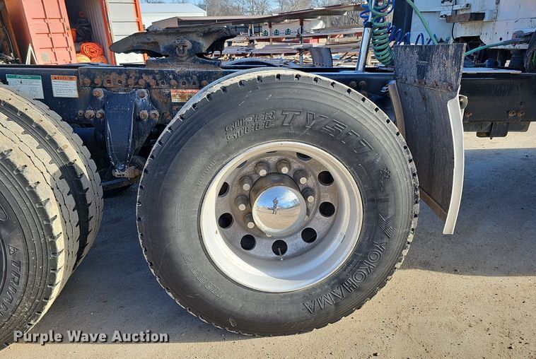 image for item DK0565 2007 Freightliner Columbia semi truck