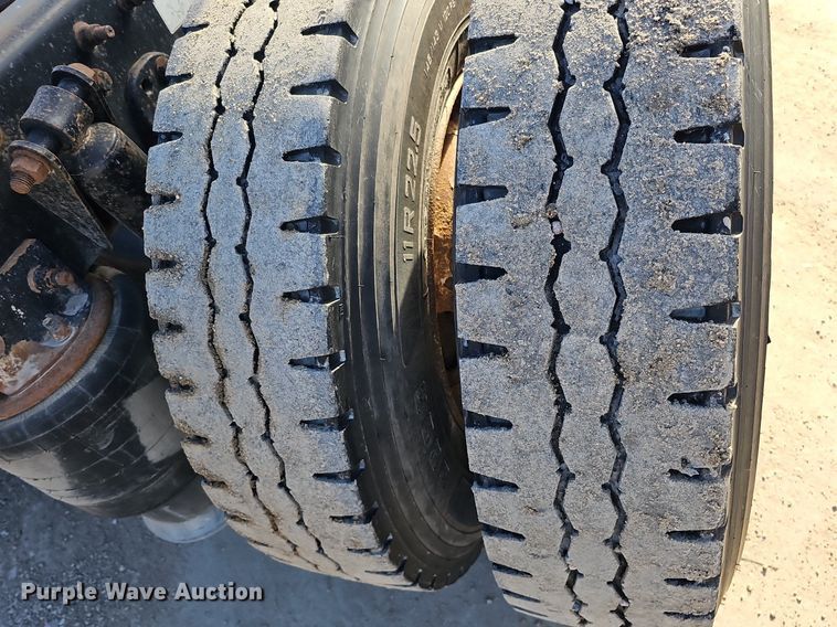 image for item DK0565 2007 Freightliner Columbia semi truck