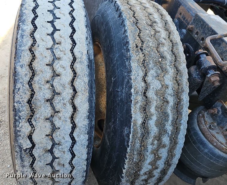 image for item DK0565 2007 Freightliner Columbia semi truck