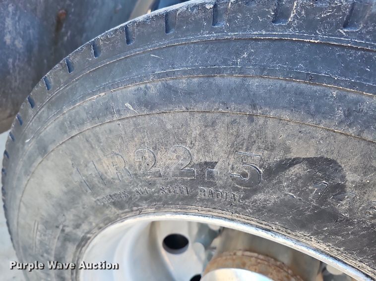 image for item DK0565 2007 Freightliner Columbia semi truck