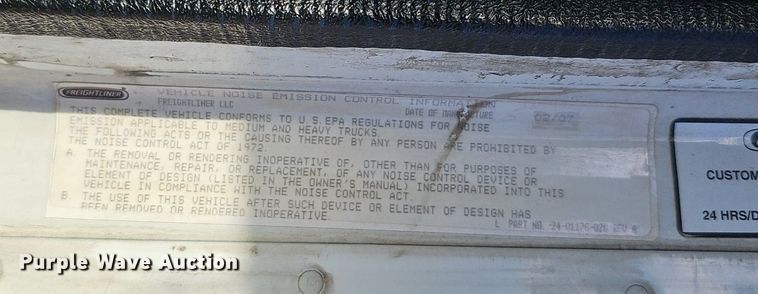 image for item DK0565 2007 Freightliner Columbia semi truck