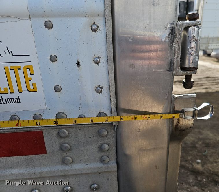 image for item DK0599 2005 Wabash National Arctic Lite RFKWHSA refrigerated van trailer