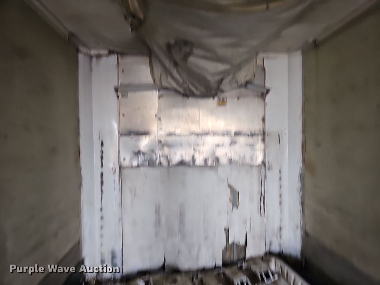 image for item DK0599 2005 Wabash National Arctic Lite RFKWHSA refrigerated van trailer