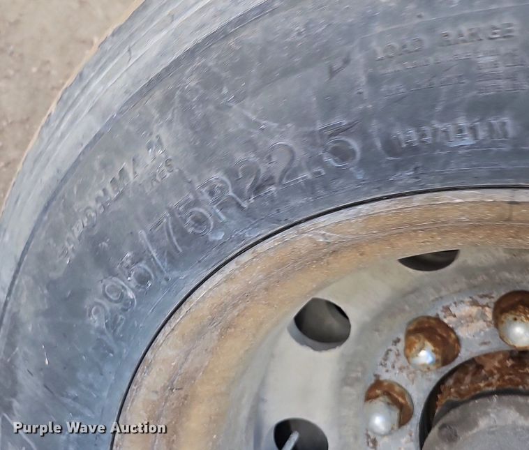 image for item DK0599 2005 Wabash National Arctic Lite RFKWHSA refrigerated van trailer