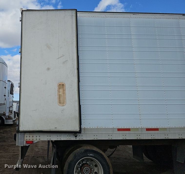 image for item DK0600 2006 Wabash National Arctic Lite RFLWHSA refrigerated van trailer