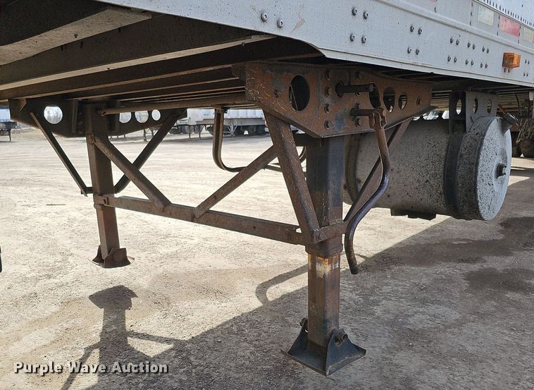 image for item DK0600 2006 Wabash National Arctic Lite RFLWHSA refrigerated van trailer