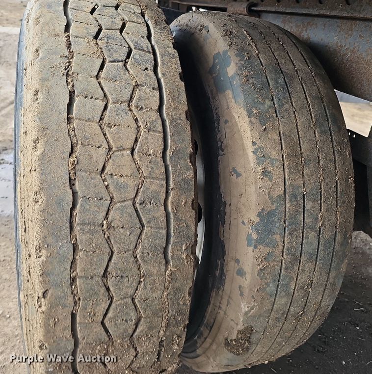 image for item DK0600 2006 Wabash National Arctic Lite RFLWHSA refrigerated van trailer