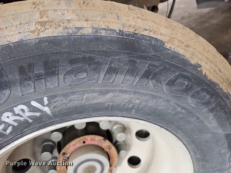 image for item DK0600 2006 Wabash National Arctic Lite RFLWHSA refrigerated van trailer