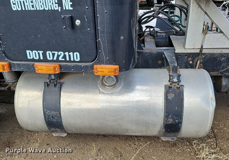 image for item DK0601 1986 Freightliner FLC semi truck