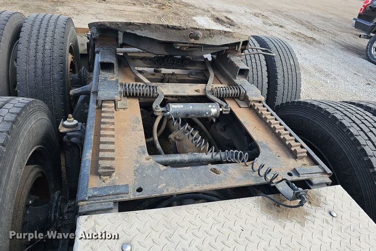 image for item DK0601 1986 Freightliner FLC semi truck