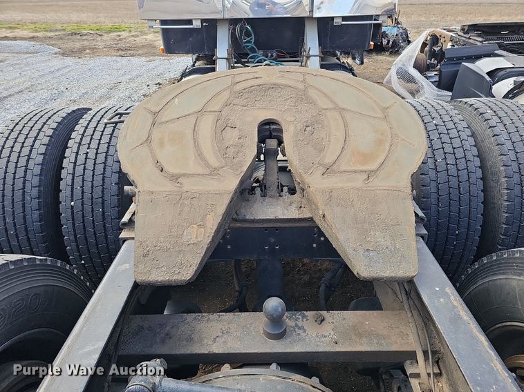 image for item DK0601 1986 Freightliner FLC semi truck