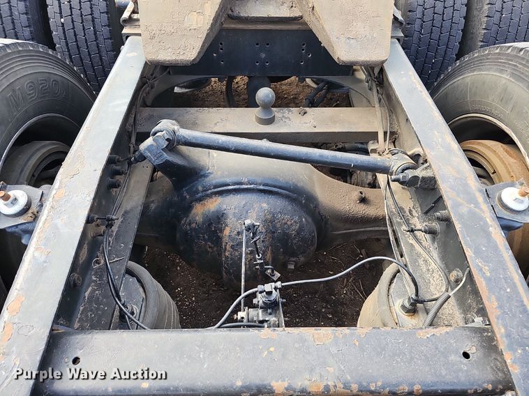 image for item DK0601 1986 Freightliner FLC semi truck