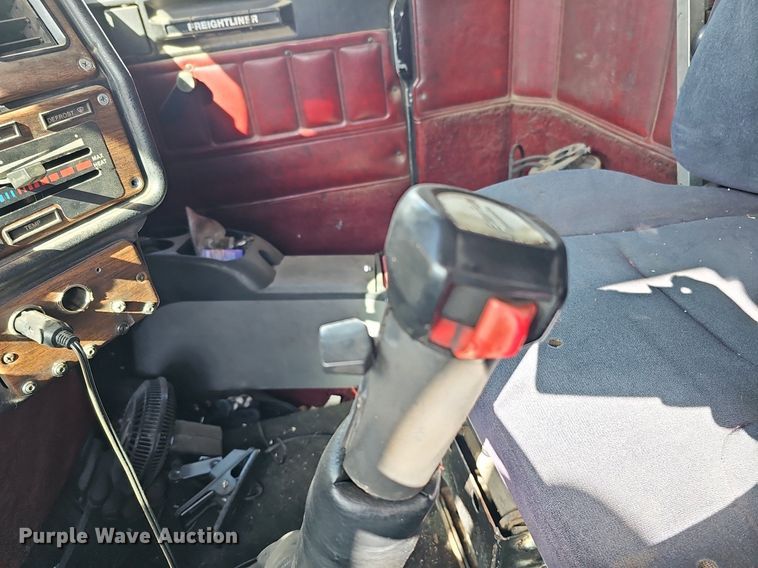 image for item DK0601 1986 Freightliner FLC semi truck