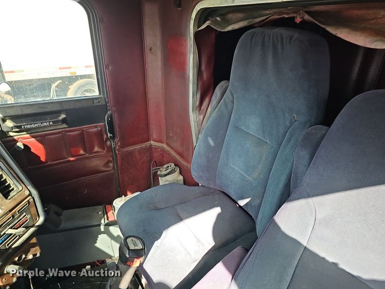 image for item DK0601 1986 Freightliner FLC semi truck