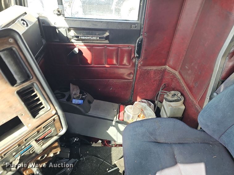 image for item DK0601 1986 Freightliner FLC semi truck