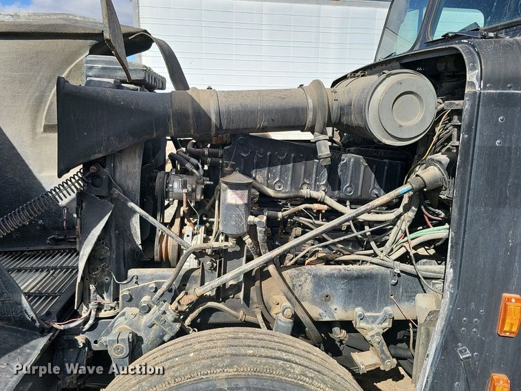 image for item DK0601 1986 Freightliner FLC semi truck