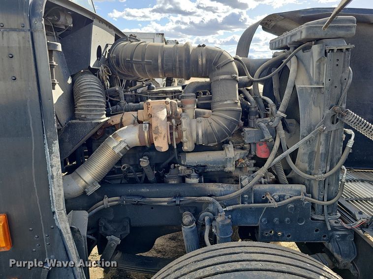 image for item DK0601 1986 Freightliner FLC semi truck