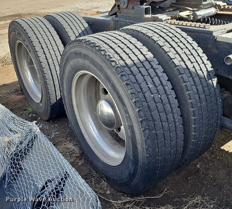 image for item DK0601 1986 Freightliner FLC semi truck