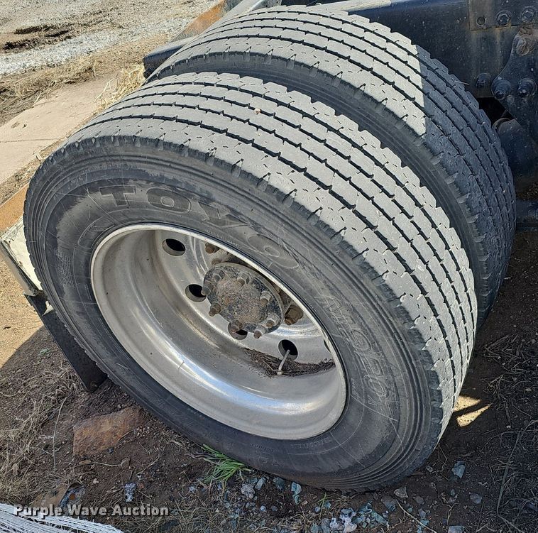 image for item DK0601 1986 Freightliner FLC semi truck