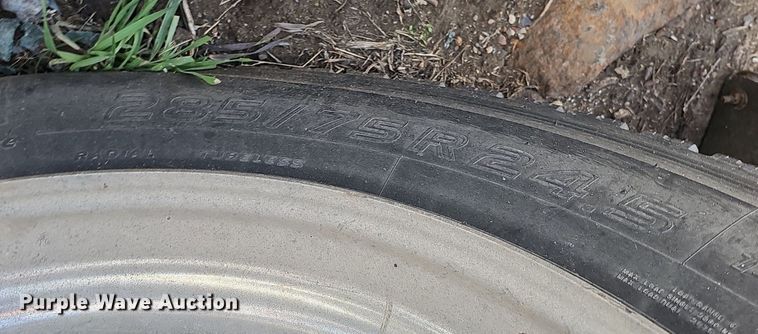 image for item DK0601 1986 Freightliner FLC semi truck