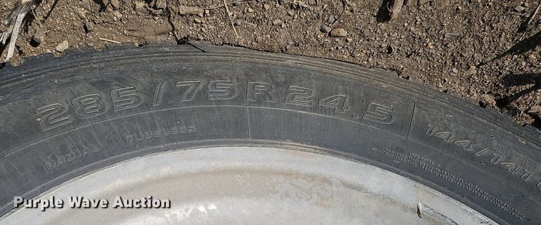 image for item DK0601 1986 Freightliner FLC semi truck