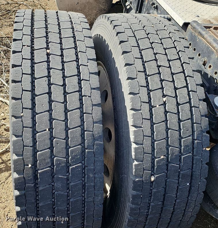 image for item DK0601 1986 Freightliner FLC semi truck