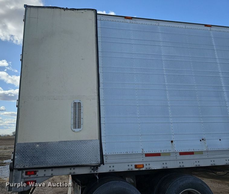 image for item DK0602 2000 Wabash National RFCVHSA refrigerated van trailer