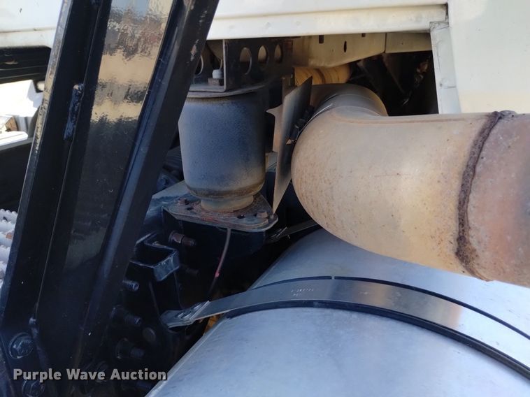 image for item DK8831 2006 Mack CXN613 semi truck