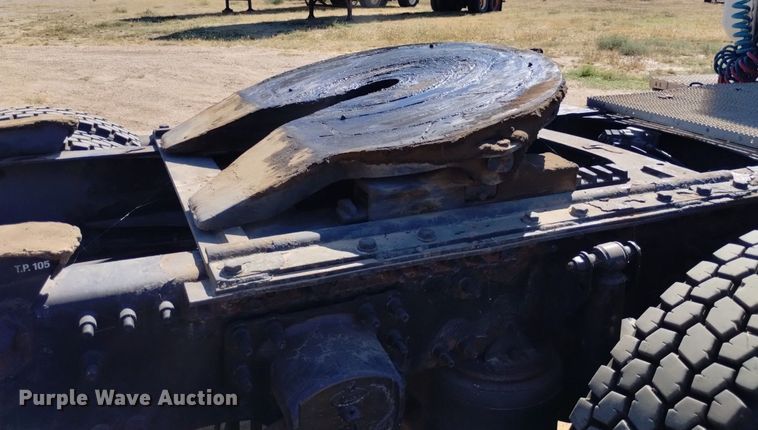 image for item DK8831 2006 Mack CXN613 semi truck