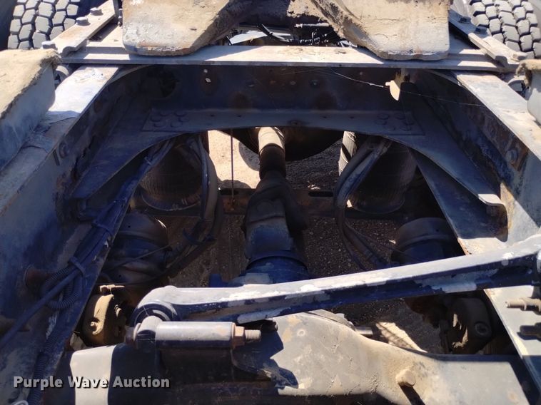 image for item DK8831 2006 Mack CXN613 semi truck