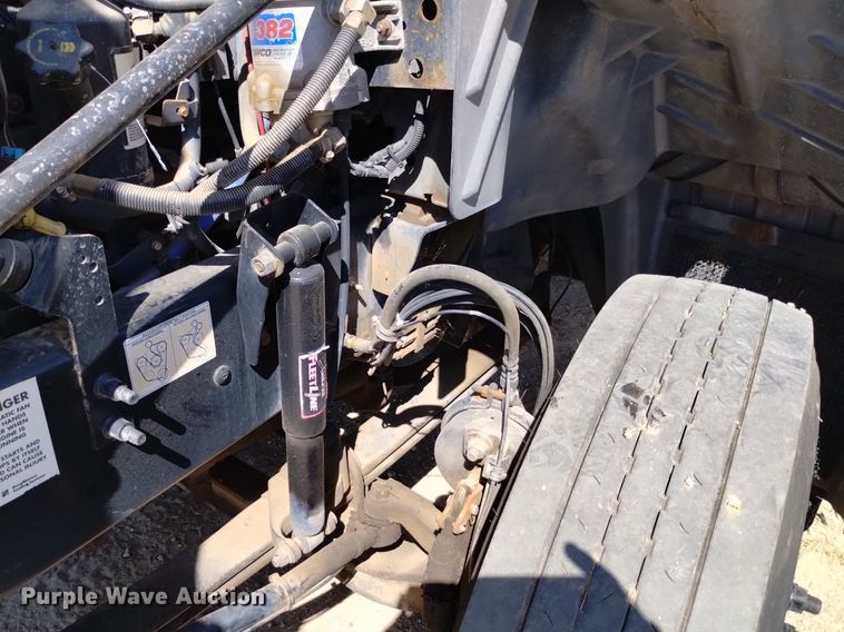 image for item DK8831 2006 Mack CXN613 semi truck