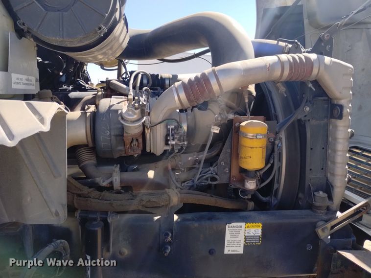 image for item DK8831 2006 Mack CXN613 semi truck