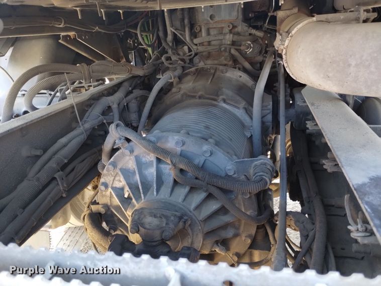 image for item DK8831 2006 Mack CXN613 semi truck