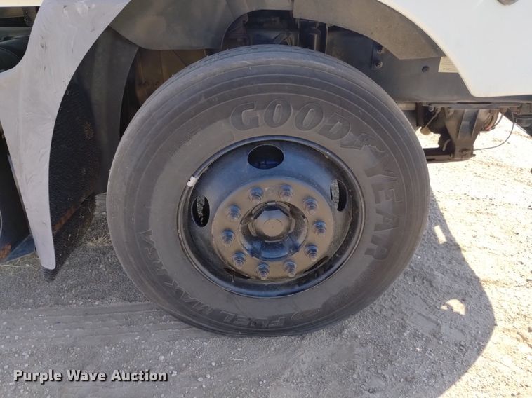 image for item DK8831 2006 Mack CXN613 semi truck