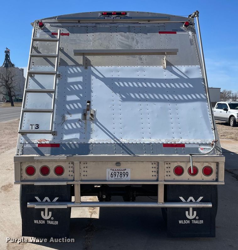 image for item DM2706 2007 Cornhusker 800ALSSR-53006-5859 grain trailer