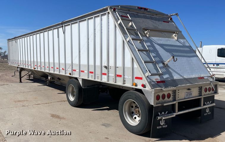 image for item DM2706 2007 Cornhusker 800ALSSR-53006-5859 grain trailer