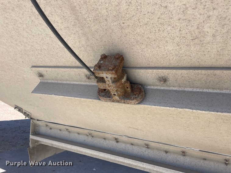 image for item DM2706 2007 Cornhusker 800ALSSR-53006-5859 grain trailer