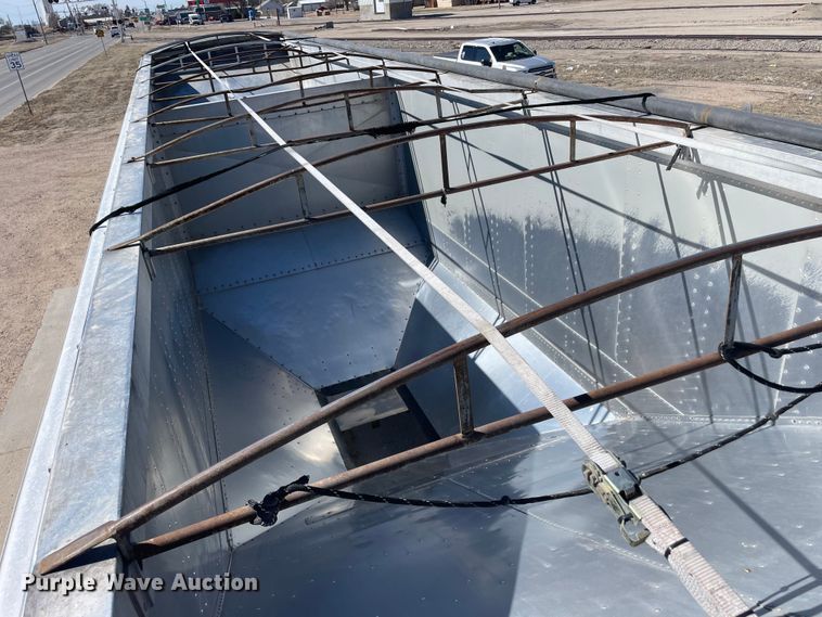 image for item DM2706 2007 Cornhusker 800ALSSR-53006-5859 grain trailer