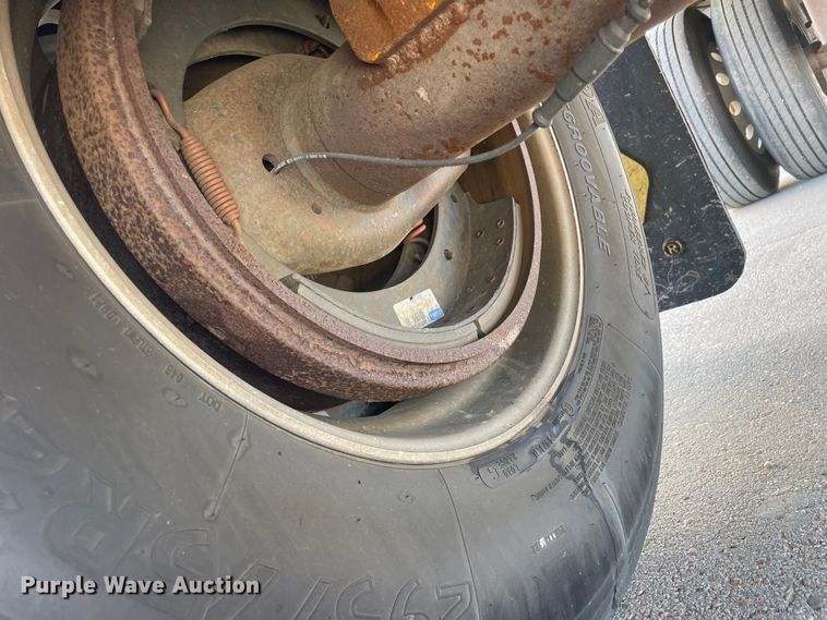 image for item DM2706 2007 Cornhusker 800ALSSR-53006-5859 grain trailer