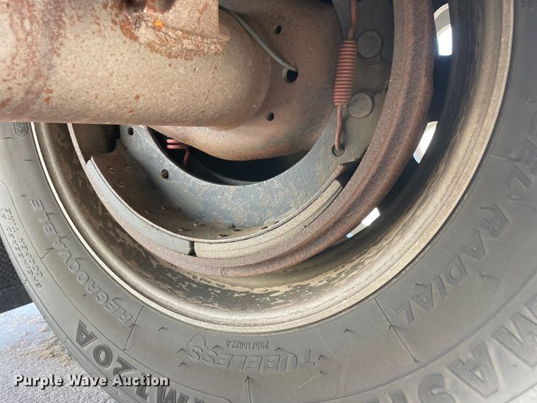 image for item DM2706 2007 Cornhusker 800ALSSR-53006-5859 grain trailer