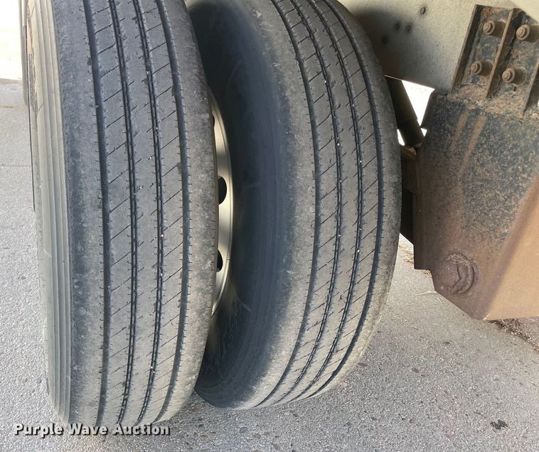 image for item DM2706 2007 Cornhusker 800ALSSR-53006-5859 grain trailer