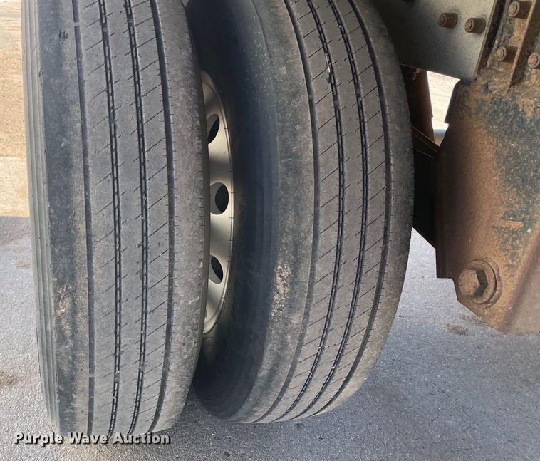 image for item DM2706 2007 Cornhusker 800ALSSR-53006-5859 grain trailer