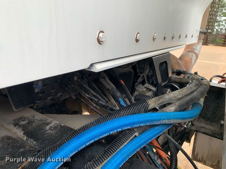 image for item DM7767 2009 Kenworth T800 semi truck