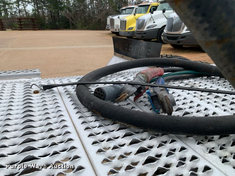 image for item DM7767 2009 Kenworth T800 semi truck