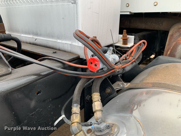 image for item DM7767 2009 Kenworth T800 semi truck