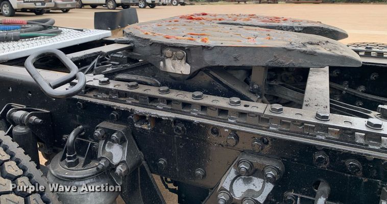 image for item DM7767 2009 Kenworth T800 semi truck