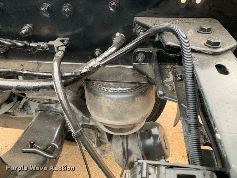 image for item DM7767 2009 Kenworth T800 semi truck