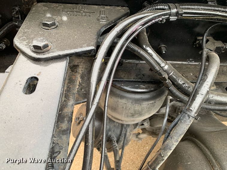 image for item DM7767 2009 Kenworth T800 semi truck