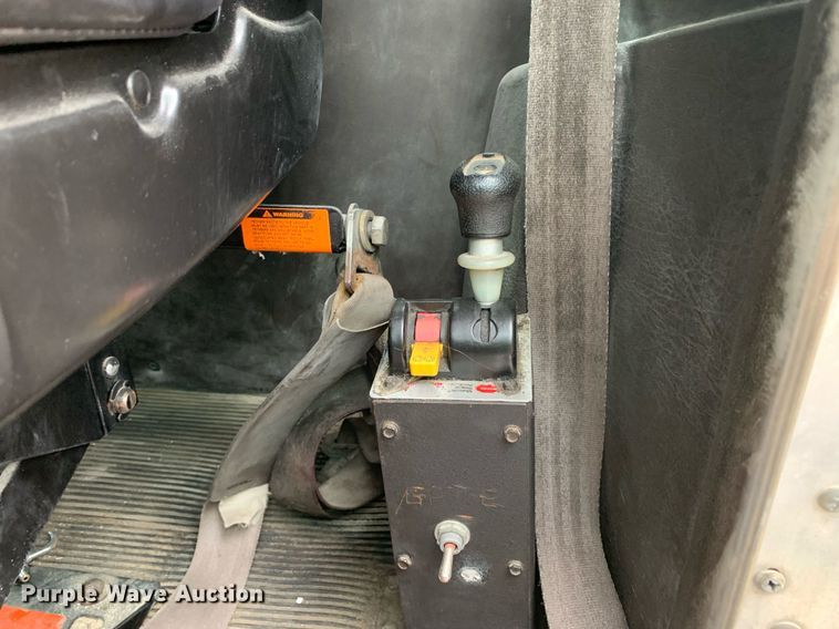 image for item DM7767 2009 Kenworth T800 semi truck