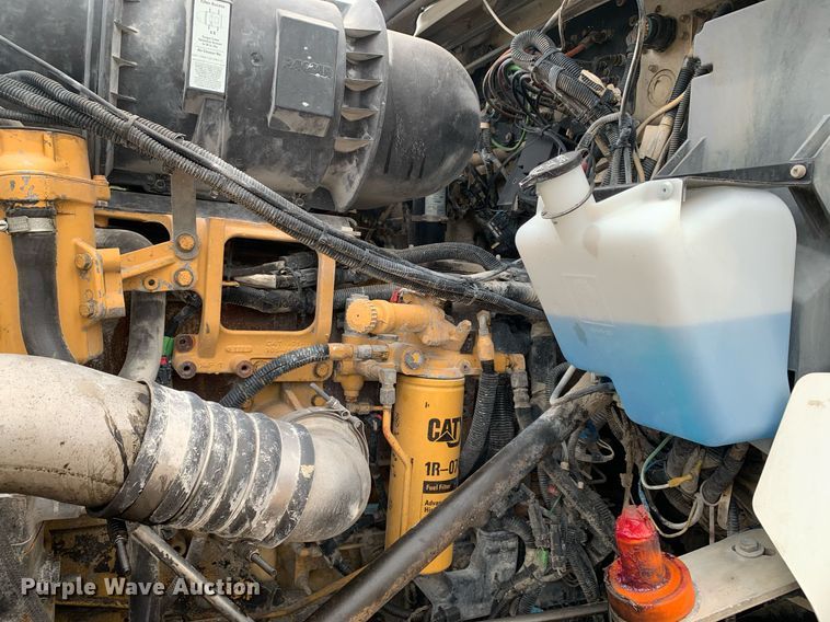 image for item DM7767 2009 Kenworth T800 semi truck